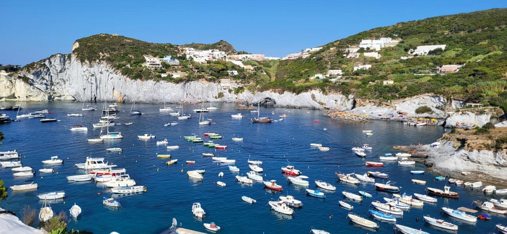 פונזה L'Incanto Di Cala Feola מראה חיצוני תמונה